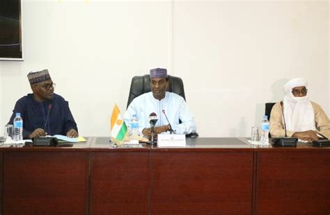 ActuNiger Niger Le Nouveau Premier Ministre Rencontre Les Membres