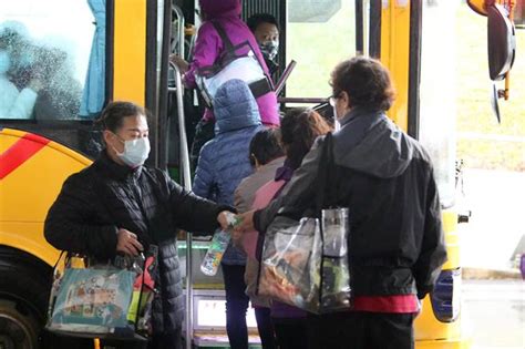 桃機群聚案擴大 疑因混搭交通車染疫 將施行搭乘新規 生活 中時