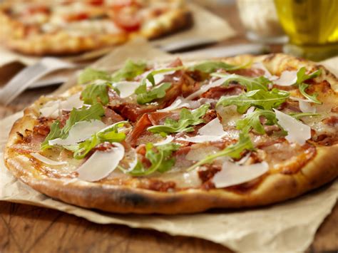 Pizza Mit Parmaschinken Und Rucola Rezept Kochbar De