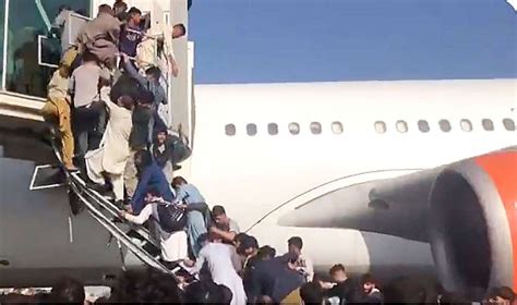 Enorme Caos En El Aeropuerto De Kabul