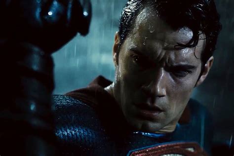 Henry Cavill shares look at new Superman costume for Justice League ...