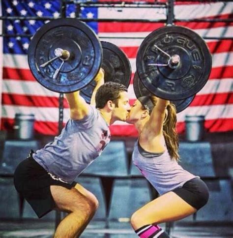 23 Awesomely Athletic Ideas For Engagement Photos Crossfit Couple Gym Couple Fit Couples