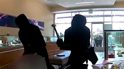 California Smash And Grab Suspects Target Jewelry Store Fox News Video