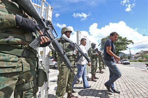 Governo quer aproveitar militares da reserva em cargos públicos Seu