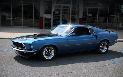 Stunning Blue Mustang Mach1 Autos