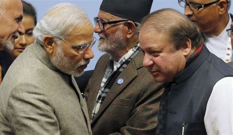 Indian PM Narendra Modi makes surprise visit to Pakistan