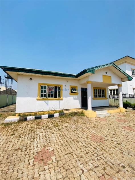 For Rent 3 Bedroom Detached Bungalow Aerodrome Gra Samonda Ibadan Oyo