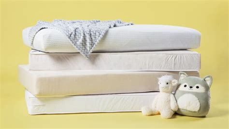 How to Gauge the Right Firmness for Your Baby's Crib Mattress - The Frisky