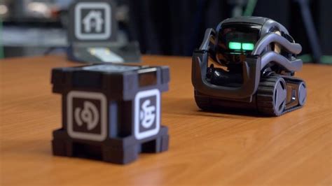 Anki Vector Autonomous Mini Robot With Charm And Its Own Sdk Put To The Test Heise Online