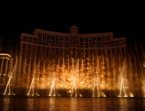 Watch epic 'Game of Thrones' Las Vegas fountain show