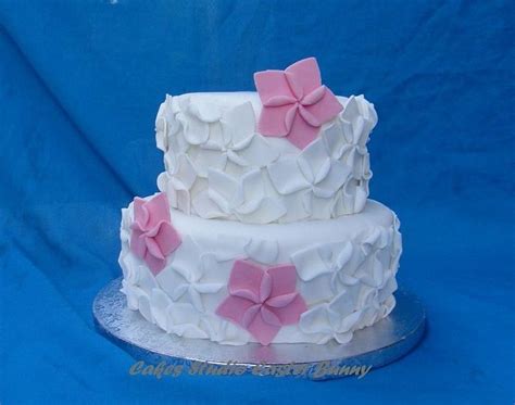 Small Wedding Cake Decorated Cake By Irina Vakhromkina Cakesdecor