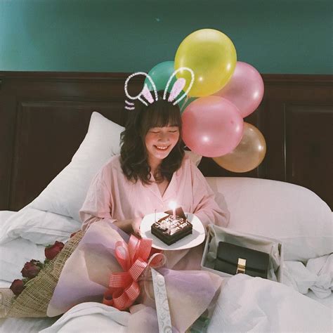 Hết Quỳnh Anh Shyn Châu Bùi giờ đến Sun HT gia nhập hội những hot girl có nhiều đồ hiệu