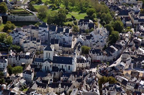 Saumur Von Oben Kirchengeb Ude Der Kirche Saint Pierre Im Altstadt