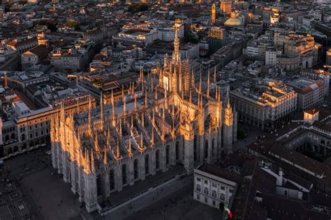 Milano Vista Dallalto Milano Duomo Di Milano Ospedale