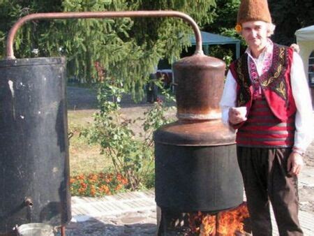 Домашната ракия става все по-скъпа