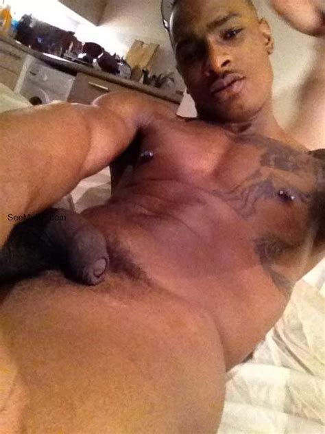 Compilation Of Amateur Ripped Boyfriends Posing Sexy On Cam