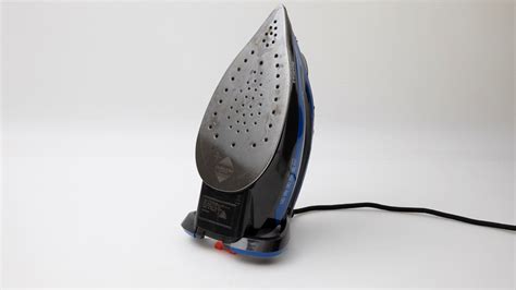 Tefal Turbo Pro Anti-Calc FV5648 Review | Steam iron | CHOICE