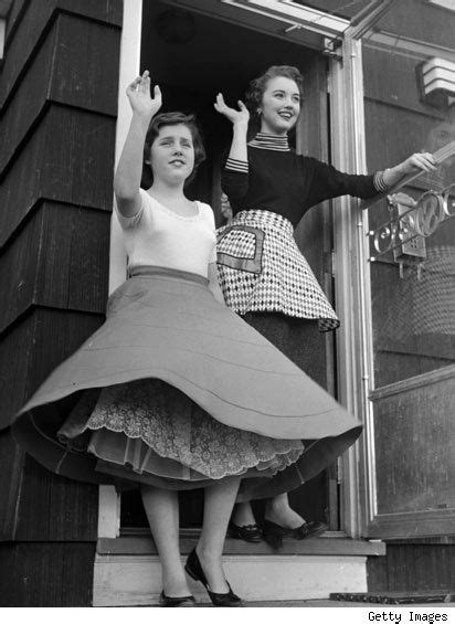 1950s Fashion Differences For Mother And Daughter 1950s Fashion