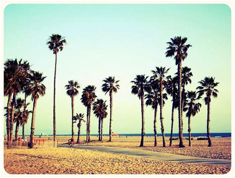 7 Famous LA Landmarks: Best LA & Hollywood Places to See