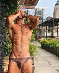 Naked In Outdoor Showers Page Lpsg