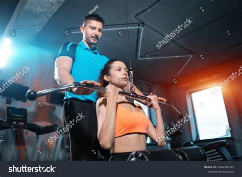 956 Pulldowns Exercice Images, Stock Photos & Vectors | Shutterstock