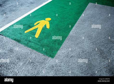 Pedestrian Walkway Sign High Resolution Stock Photography and Images ...