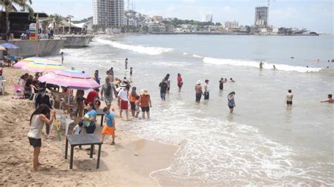 Turistas Abarrotan Mazatl N Para Celebrar El A O Nuevo