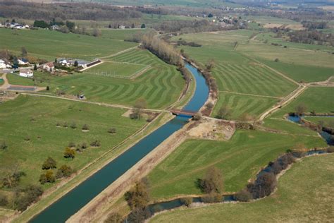 Canal Des Ardennes Les Ardennes Vues Du Ciel Photos A Riennes