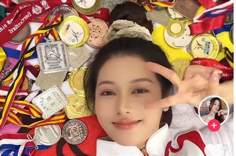 Hot girl thể dục Trung Quốc bị ném đá vì đăng video gợi cảm Tuổi Trẻ Online