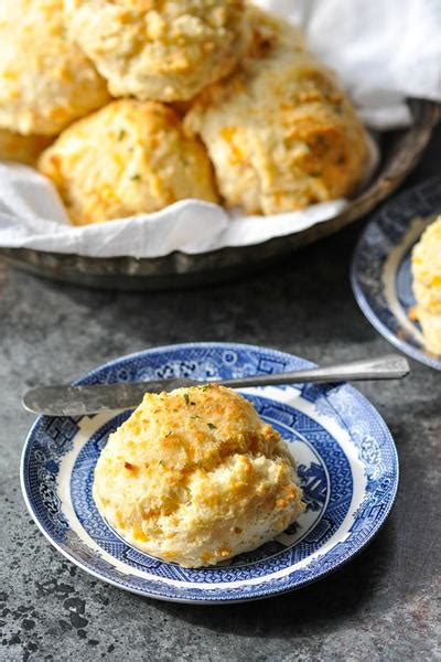 Easy Cast Iron Skillet Biscuits Recipe | RecipeLion.com