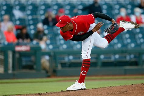 Cincinnati Reds Prospect Hunter Greene Threw 105 Mph Fastball In Camp