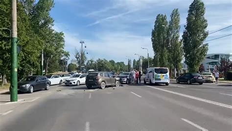 Două autoturisme implicate într un accident rutier în stațiunea Mamaia