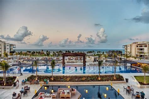 Royalton Riviera Cancun Resort Wedding Modern Destination Weddings