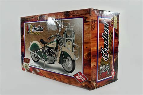 GuiLoy Indian Chief 348 1948 Motorcycle 1/6 Scale Die-Cast Model