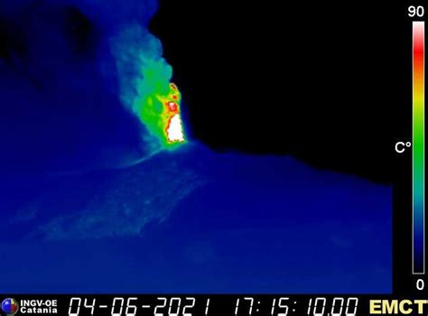 Ingvvulcani On Twitter Nuovo Episodio Di Fontana Di Lava Al Cratere