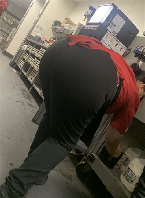 Big Latina Ass Bending Over Spandex Leggings Yoga Pants Forum