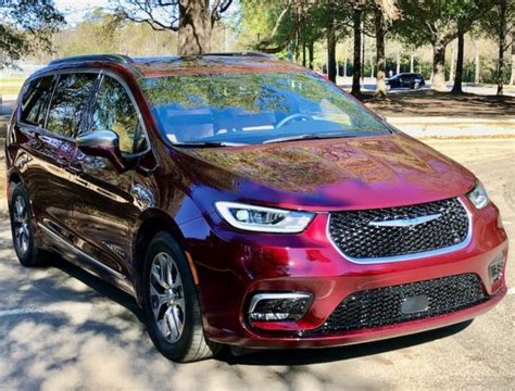 An Easier Yes The Chrysler Pacifica Adds Awd A Girls Guide