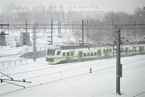 Puolet kaukoliikenteen junista tänään liikenteessä kiskobussit ja