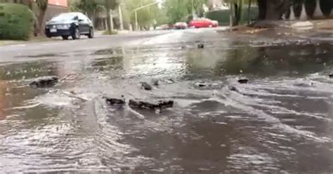 Reportan Fuga De Agua En Lomas De Chapultepec Aseguran Que Lleva Horas