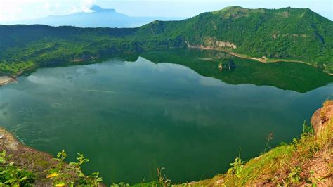 Balanan Lake - Vida Tours - Top View - Vida Homes