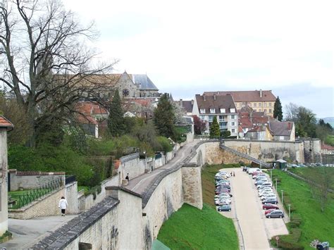 Structurae [en]: Langres City Walls