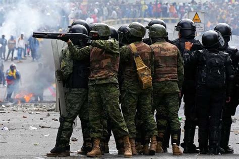 In Ecuador geht das Militär gegen indigene Demonstranten vor Ausland