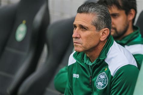 Técnico Jorginho se despede oficialmente do Coritiba e agradece torcida