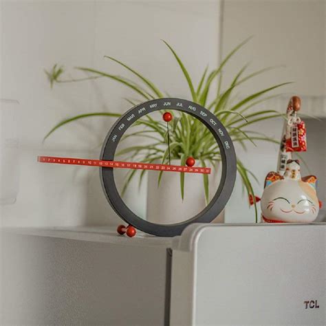 Купить круглые вечные календари в Москве оптом - Gift Development