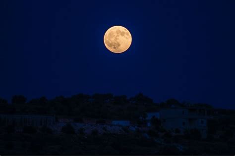 4 Fenomena Langit Agustus 2023 Ada Supermoon