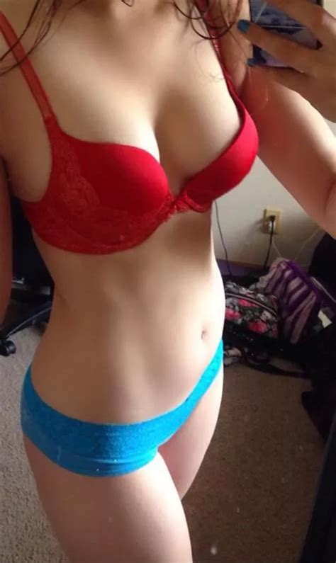 18F Feeling Horny Nudes Gonewild18 NUDE PICS ORG