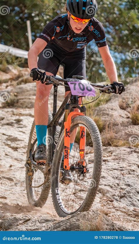 Bellelle Luci Over The Rocks During In Mtb Championship Editorial Stock