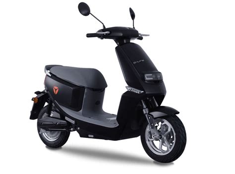 The Best Electric Mopeds Available In 2023 (so far)