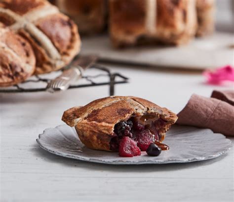 Hot Cross Bun Pie Recipe Recipe Bakers Delight