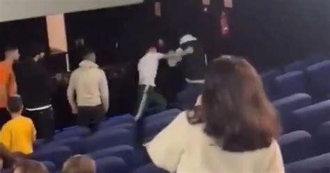 Un Pugile Ha Preso A Pugni Un Uomo In Un Cinema Perch Stava Aggredendo